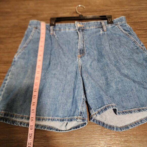 Mango Mid-rise denim bermuda shorts with pleats damaged Blue Size 12 - Picture 2 of 16